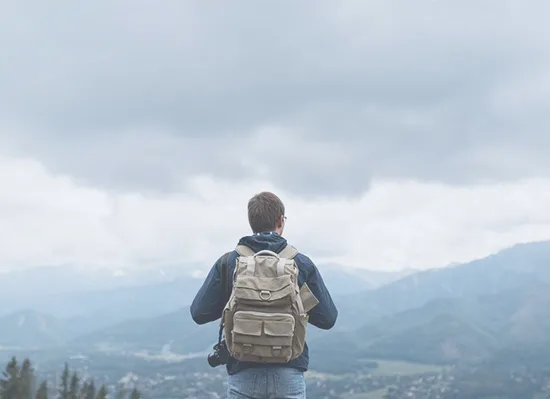 MOUNTAIN HIKING - 开云